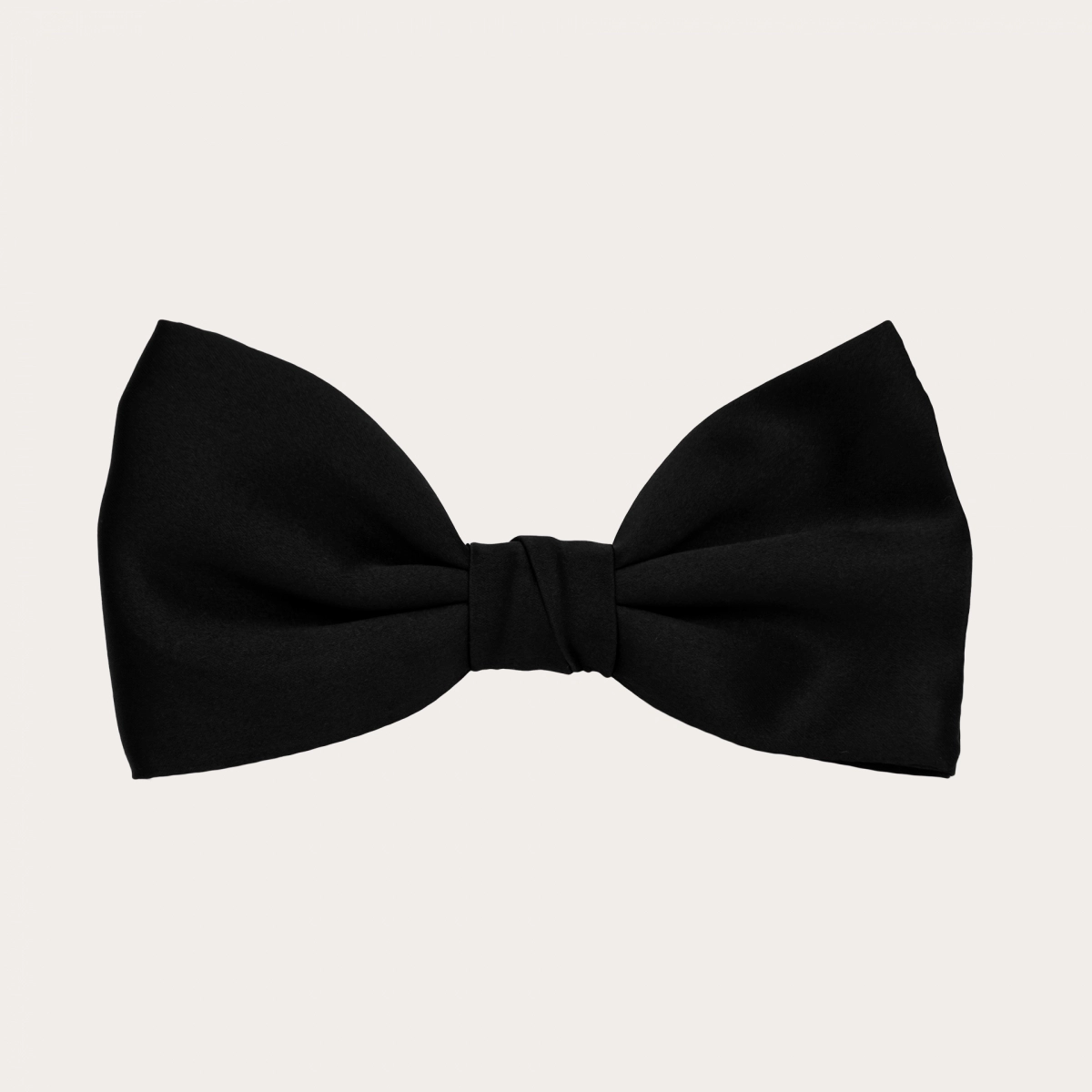 Brucle Papillon pre-anudado negro de seda hecho en Italia