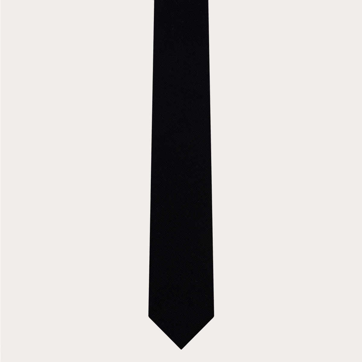 Corbata negra fina: elegancia y estilo en cada detalle
