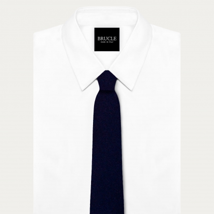 Cravate élégante en satin de soie bleu