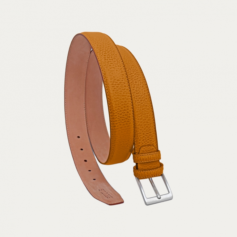 Leather belt in hammered leather